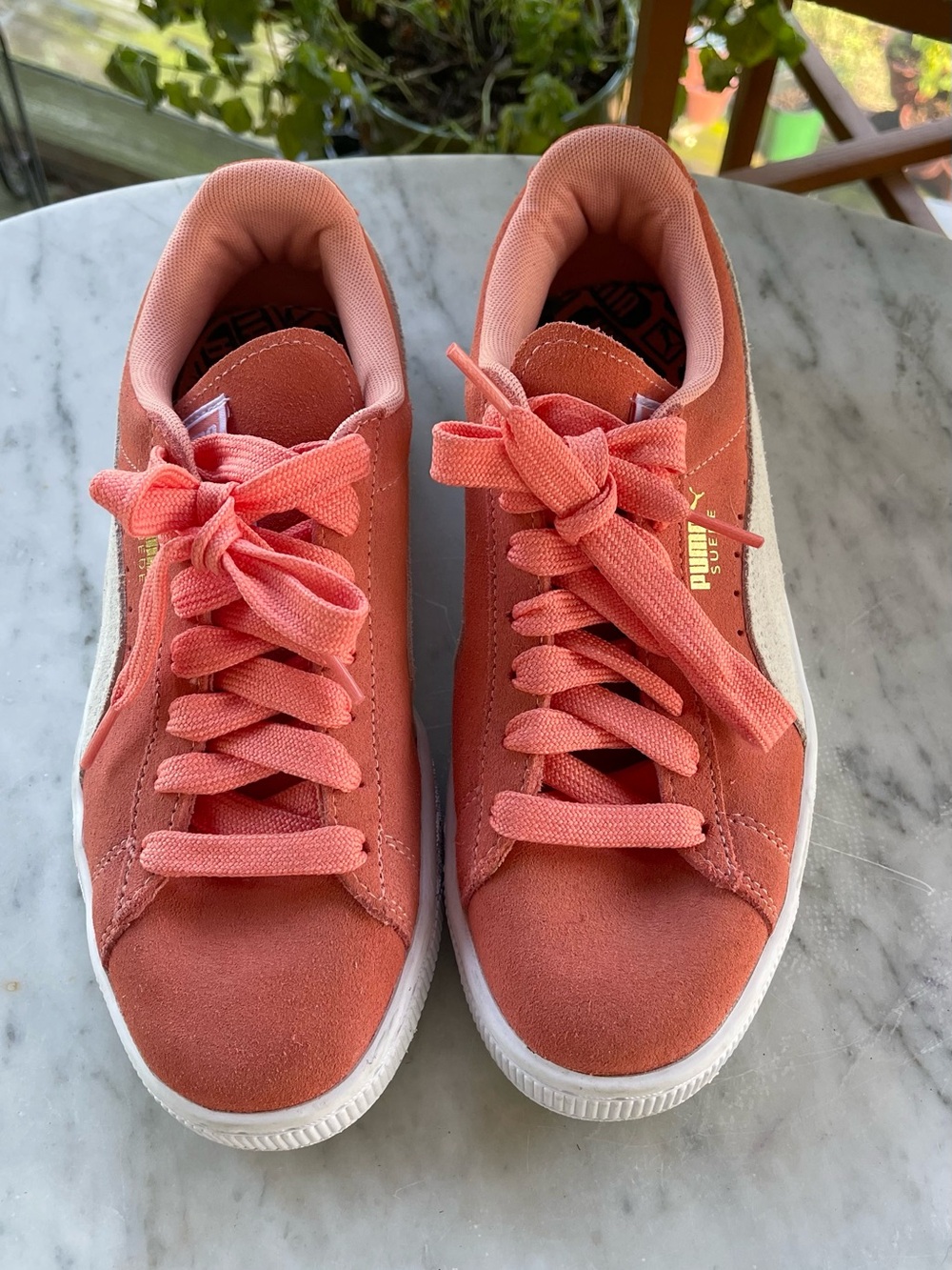 PUMA Women’s Suede Sneakers Pink Coral White Size 7 Classic Low Top - Picture 2 of 7